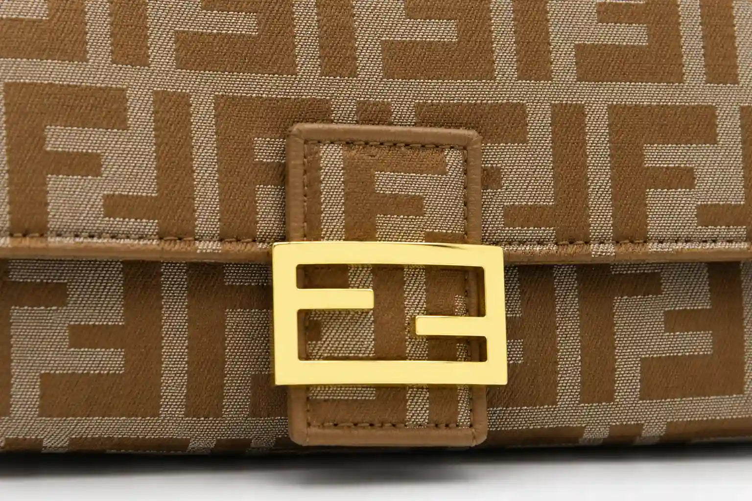 Fendi Baguette Shoulder Crossbody Bag - Khaki