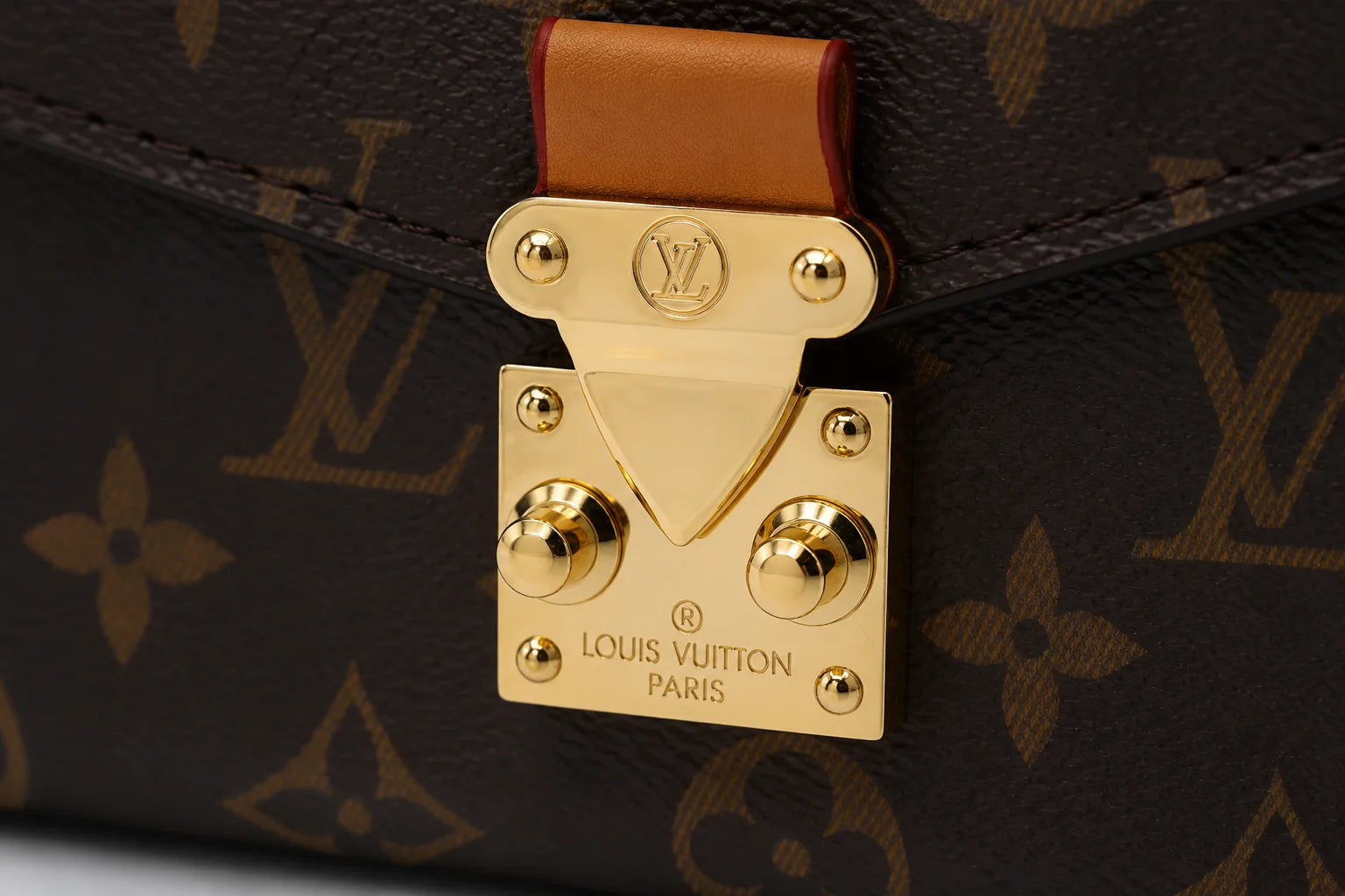 Louis Vuitton Empreinte Monogram Giant Pochette Metis - Brown Flower